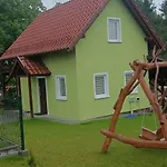 Zielona Ostoja 度假居 雷恩